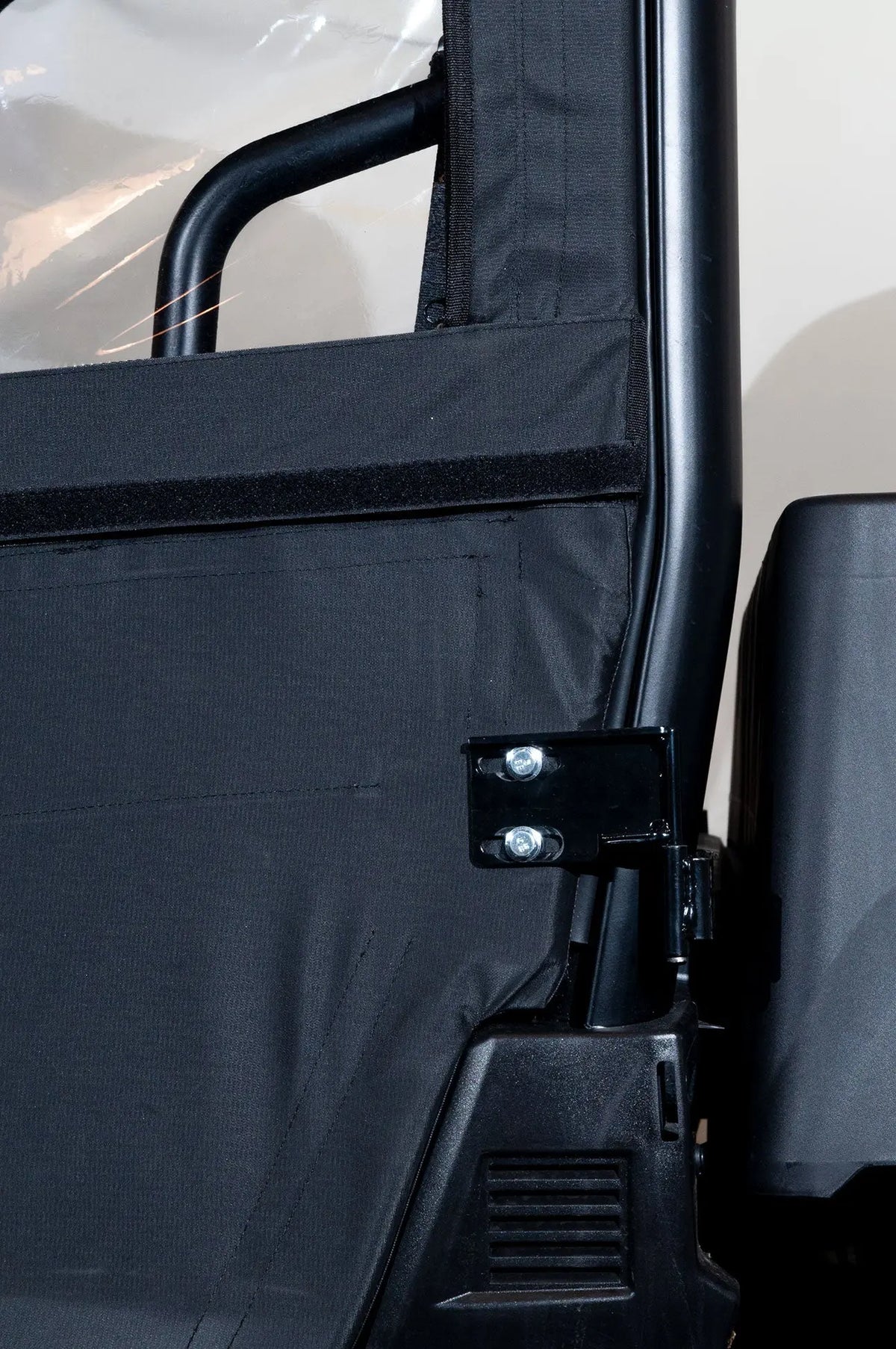 Seizmik 52-06023KIT Framed Door Kit - Polaris Midsize Pro-Fit Ranger, hardware detail