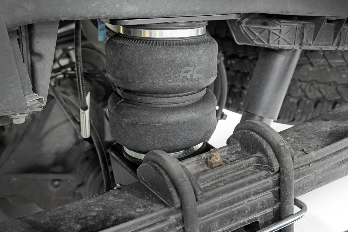 Air Spring Kit w/compressor Wireless Controller Ford F-250/F-350 Super Duty (17-22) Rough Country
