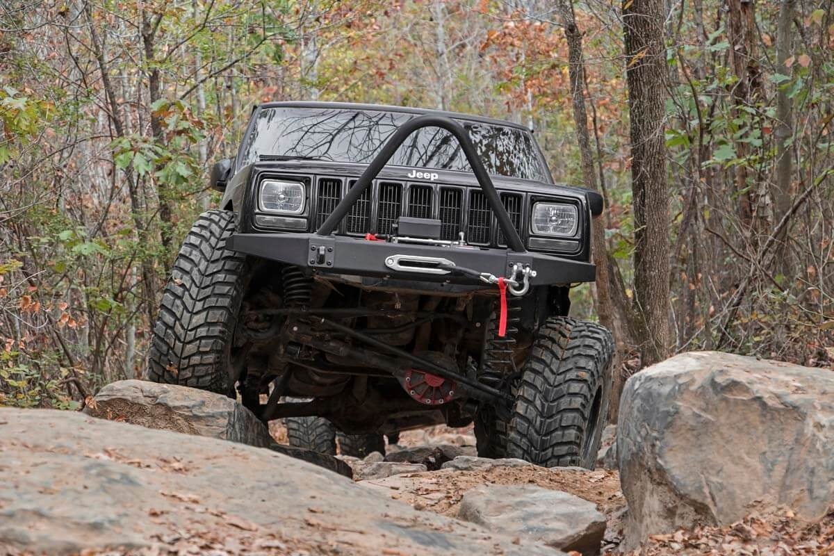 Front Winch Bumper Jeep Cherokee XJ 2WD/4WD (1984-2001) Rough Country