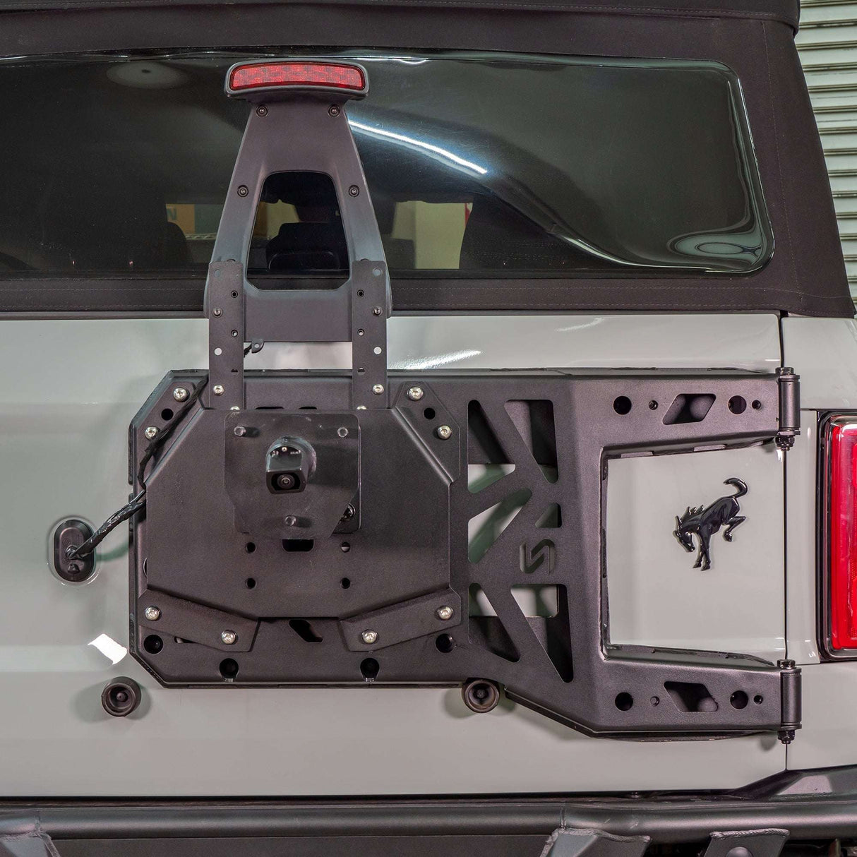 2021-2026 Ford Bronco Adjustable Tire Carrier & Camera Mount Turn_Offroad