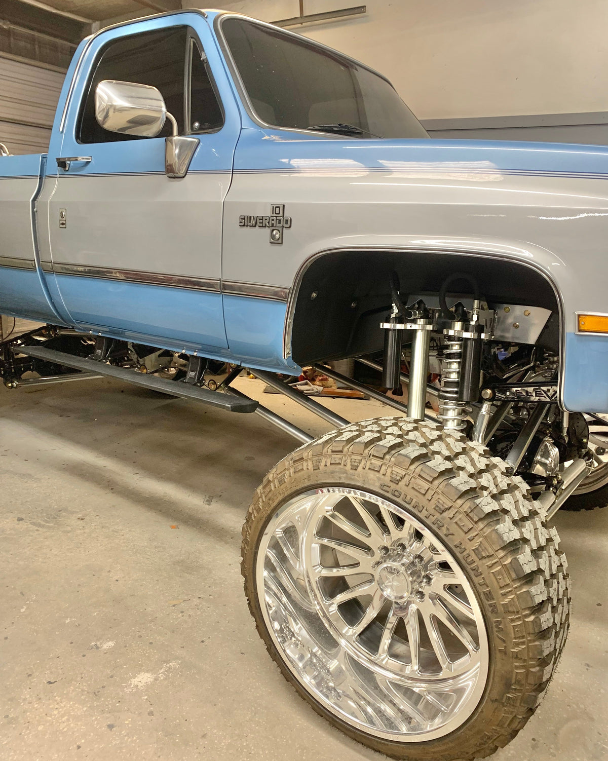 SquareBody Chevy 73-87 Amp Research Power Folding Step Kit