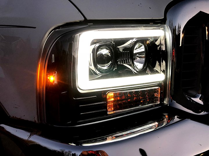 Ford Super Duty 05-07 Projector Headlights OLED Halos, DRL - Multiple Styles