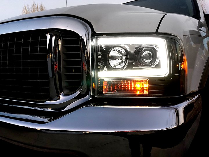 Ford Super Duty 05-07 Projector Headlights OLED Halos, DRL - Multiple Styles