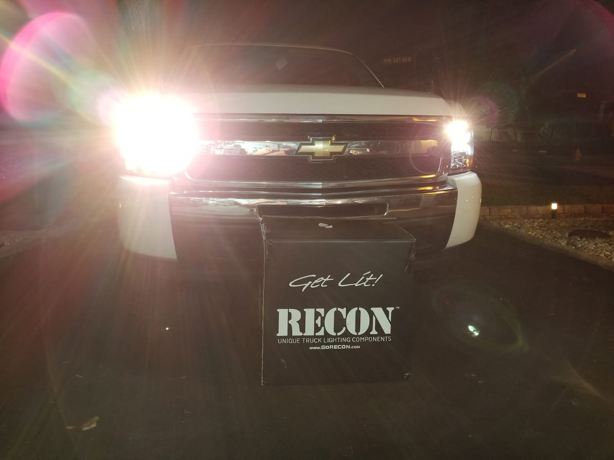 Chevrolet Silverado 07-13 (2nd Gen Single-Wheel 1500/2500/3500) Projector Headlights OLED Halos DRL - Multiple Styles