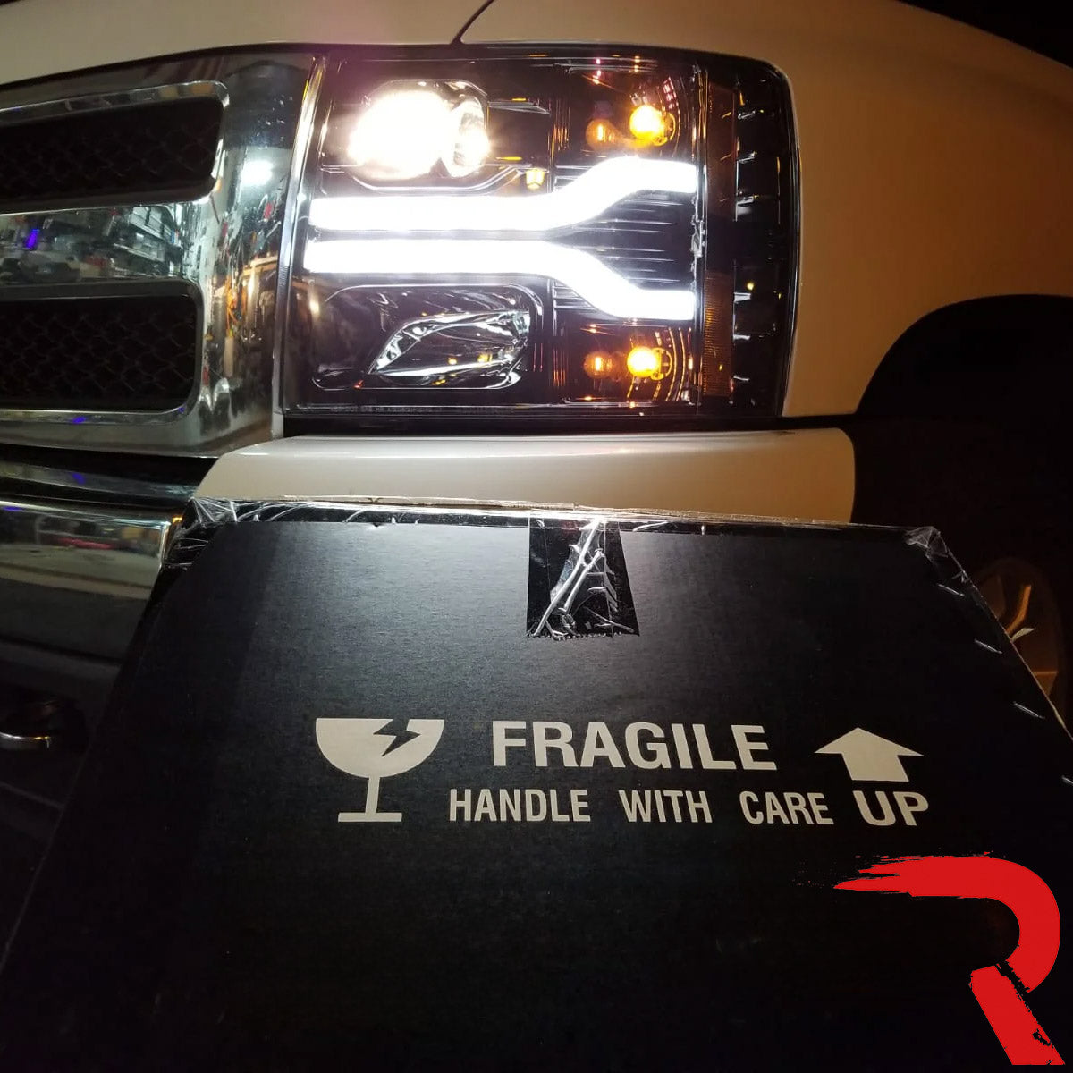Chevrolet Silverado 07-13 (2nd Gen Single-Wheel 1500/2500/3500) Projector Headlights OLED Halos DRL - Multiple Styles