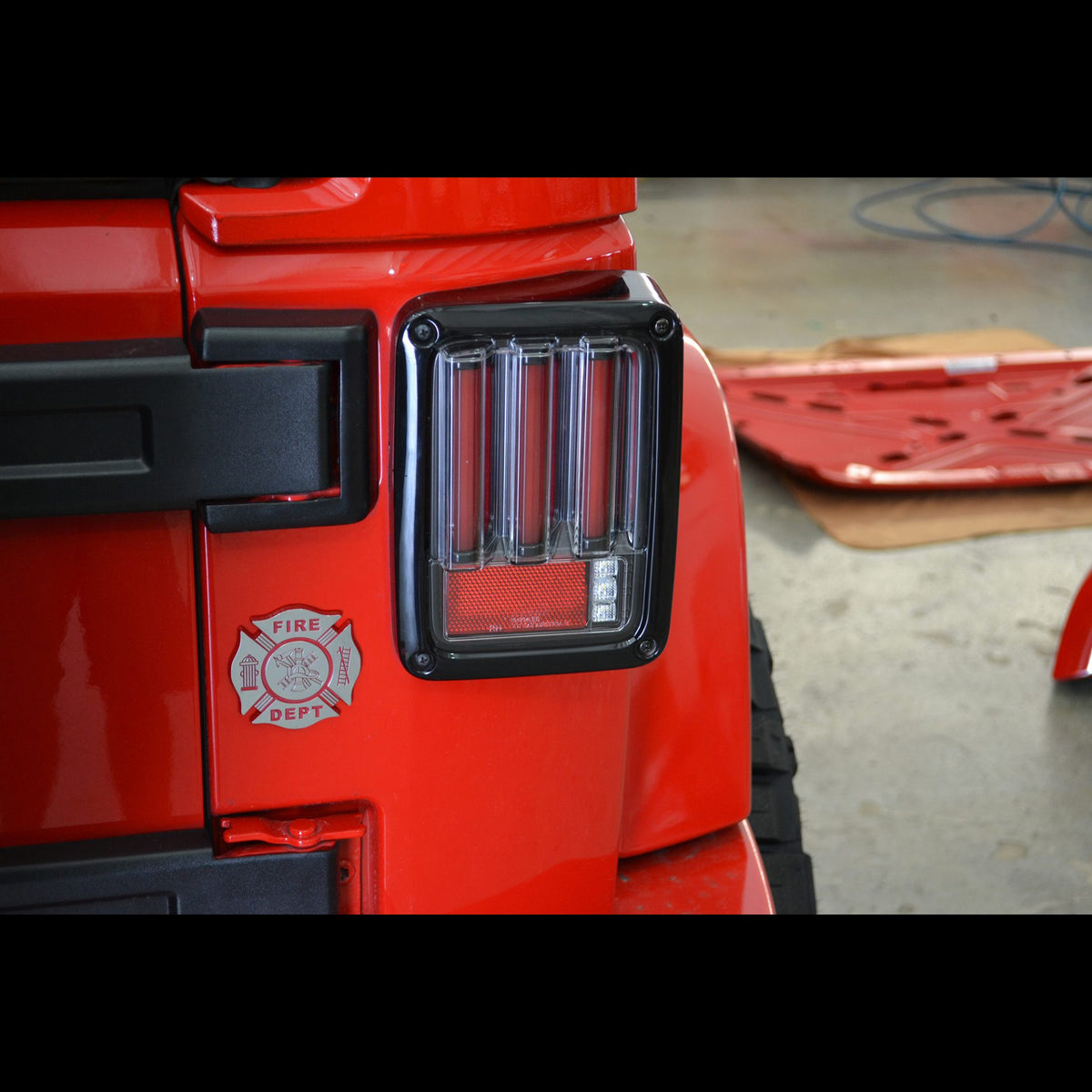 Jeep Wrangler JK 07-18 Ultra Bright Scanning OLED Bar Style Tail Lights - Multiple Lens