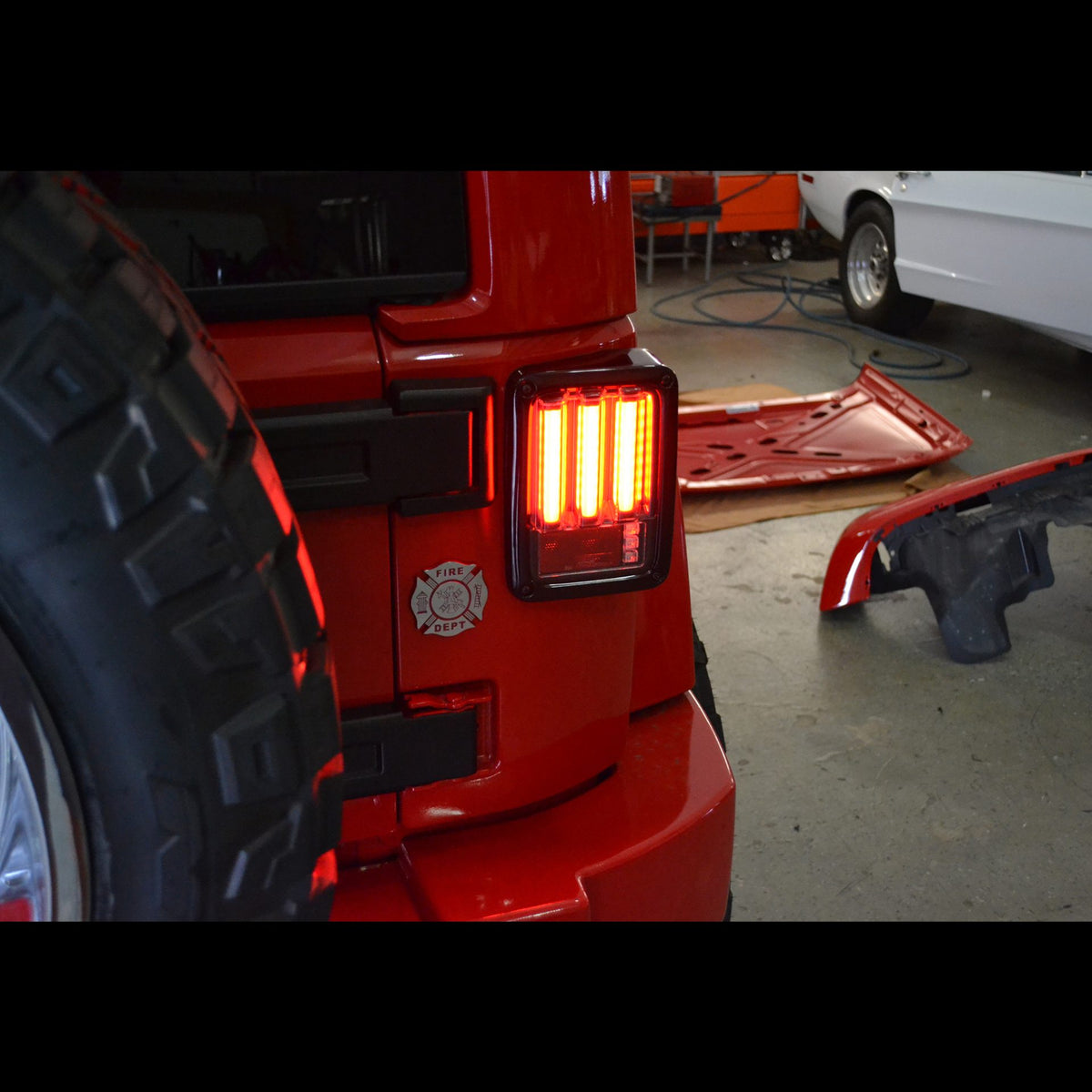Jeep Wrangler JK 07-18 Ultra Bright Scanning OLED Bar Style Tail Lights - Multiple Lens