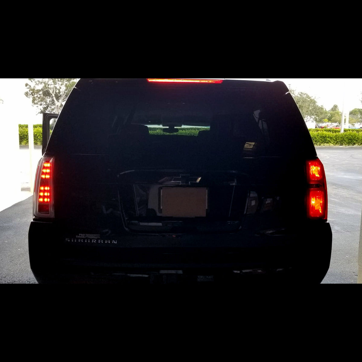 Chevy Tahoe & Suburban 15-20 OLED Bar Tail Lights OLED in Clear
