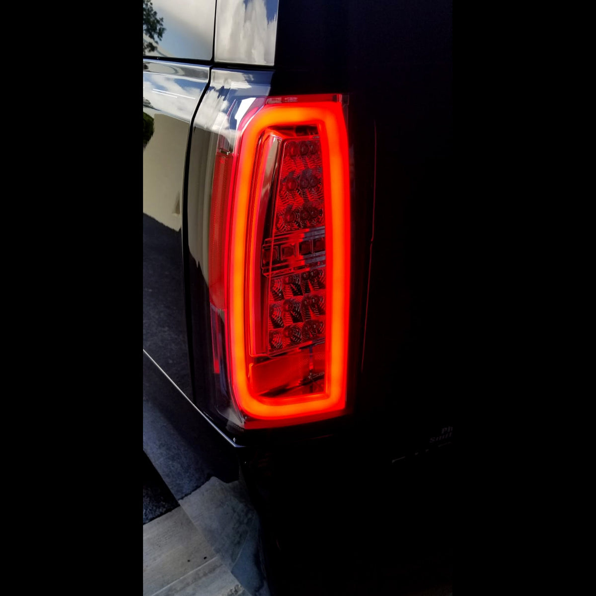 Chevy Tahoe & Suburban 15-20 OLED Bar Tail Lights OLED in Clear