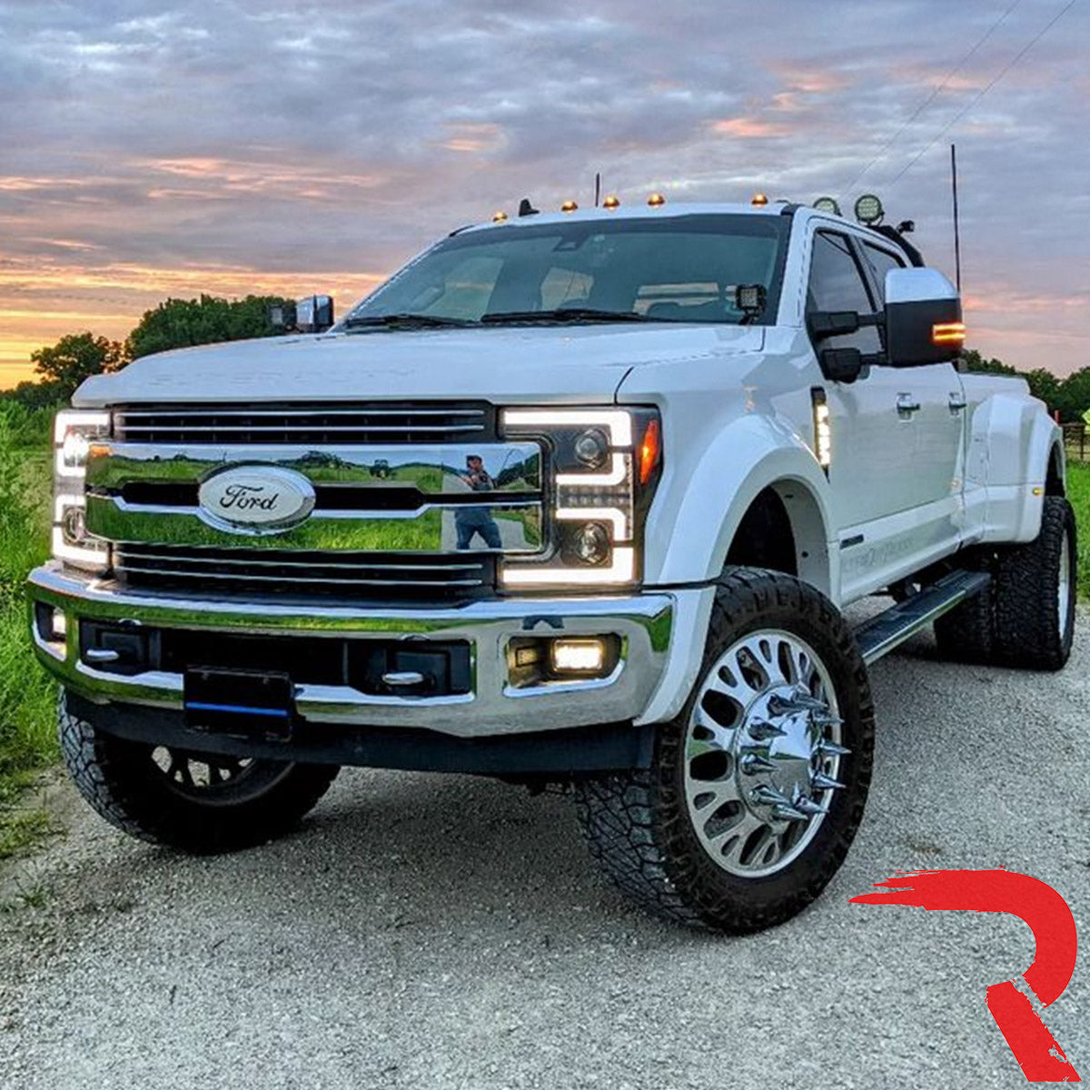 Ford Super Duty 17-19 Projector Headlights White OLED DRL, Scanning Amber LED Turn Signals - Multiple Styles