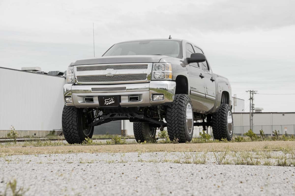 7.5 Inch Lift Kit M1 Struts/M1 Silverado/Sierra 1500 4WD (07-13) Rough Country