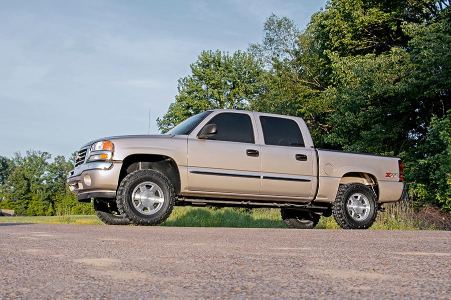1.5-2 Inch Lift Kit V2 Silverado/Sierra 1500 4WD (1999-2006 & Classic) Rough Country