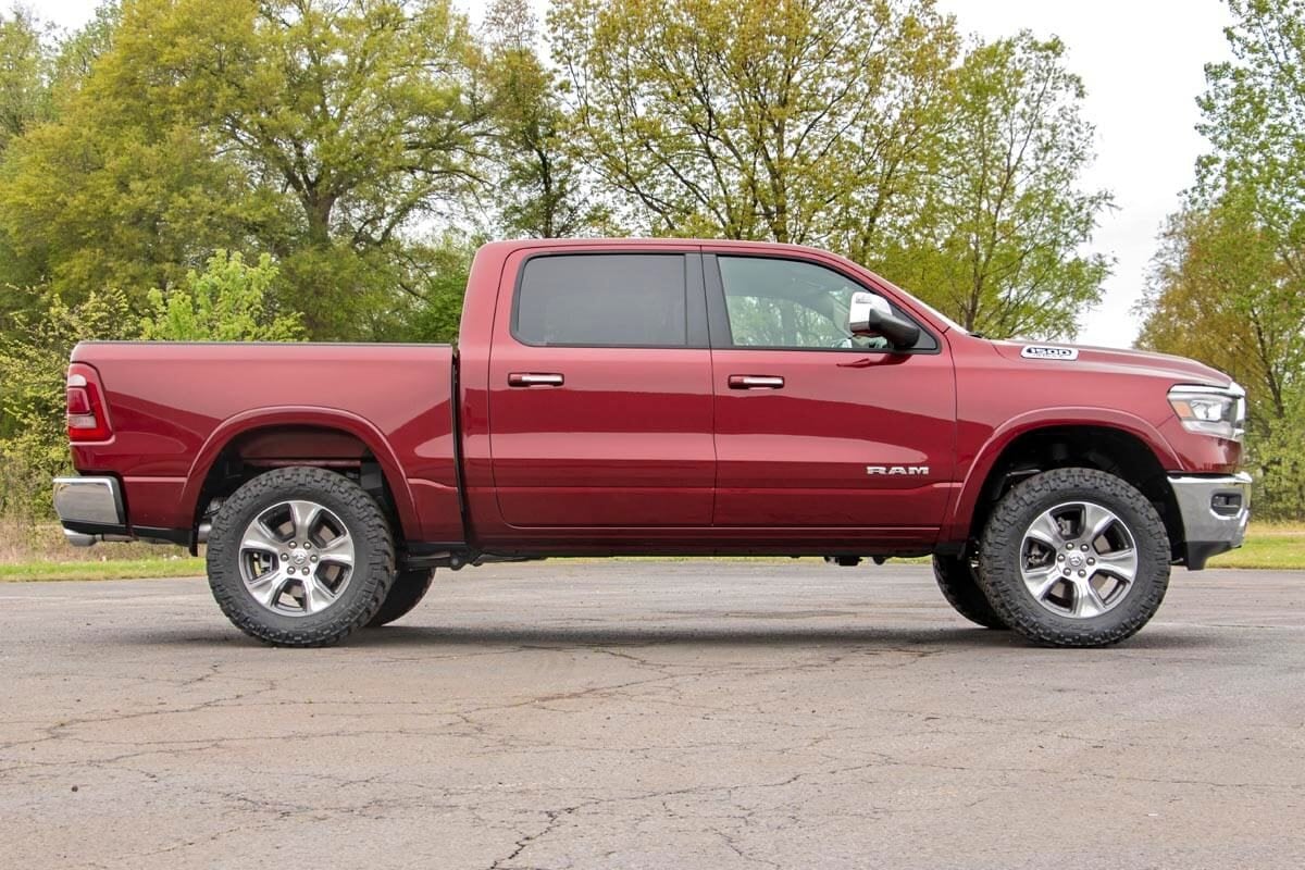 3.5 Inch Lift Kit N3 Struts Ram 1500 2WD/4WD (2019-2026) Rough Country