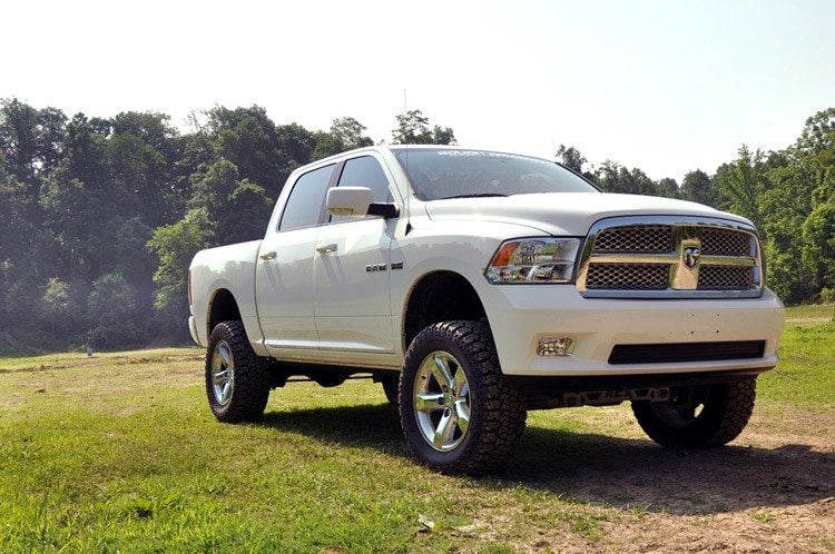 4 Inch Lift Kit M1 Struts Ram 1500 4WD (2012-2018 & Classic) Rough Country