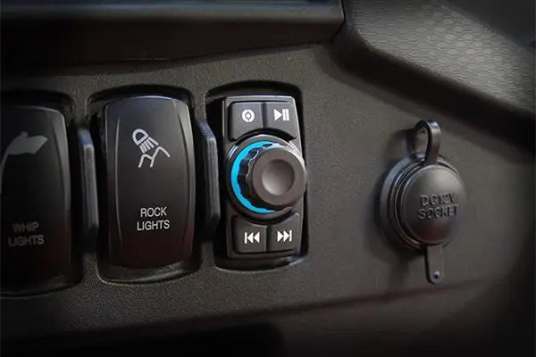Universal Bluetooth Rocker-Switch Audio-System with 200-Watt Amplifier SSV Works