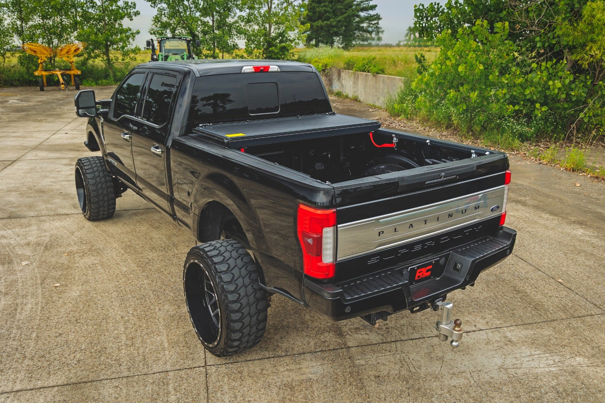 Hard Low Profile Bed Cover 6 Foot 10 Inch Bed Ford F-250/F-350 Super Duty (17-26) Rough Country