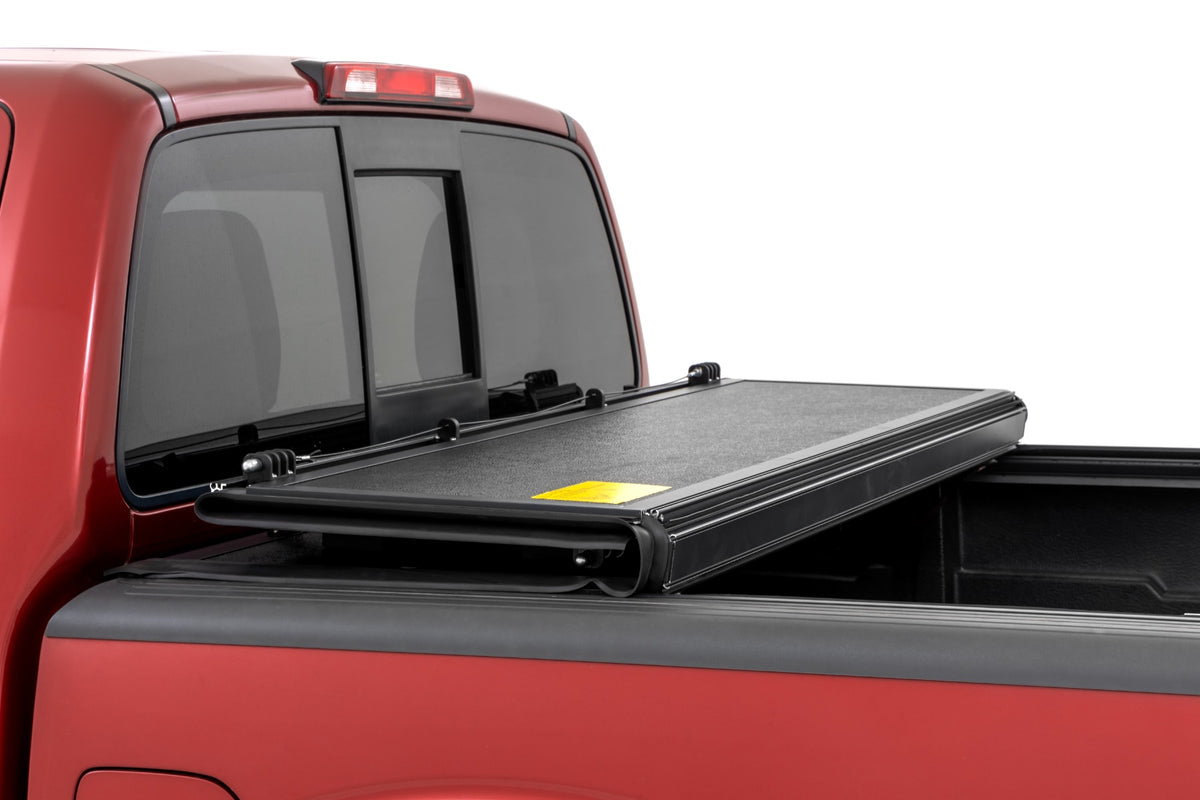 Hard Low Profile Bed Cover 5 Foot Bed Cargo Mgmt Nissan Frontier (05-21) Rough Country