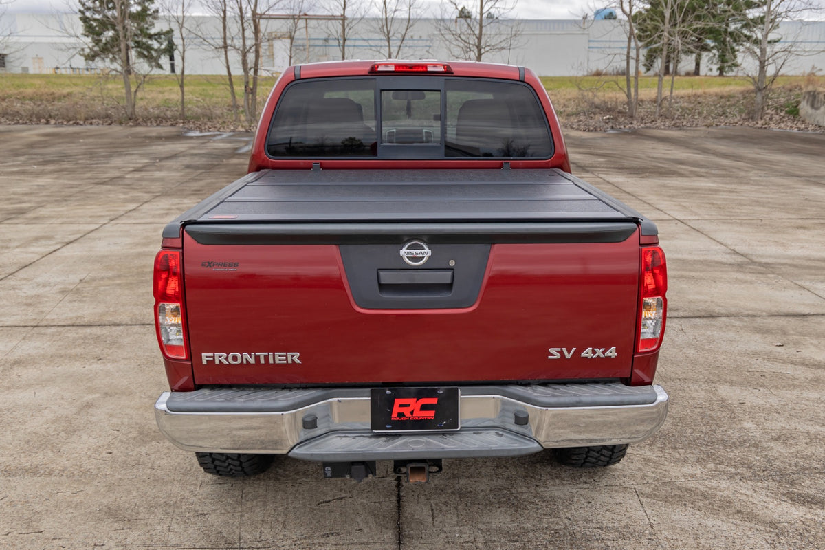 Hard Low Profile Bed Cover 5 Foot Bed Cargo Mgmt Nissan Frontier (05-21) Rough Country