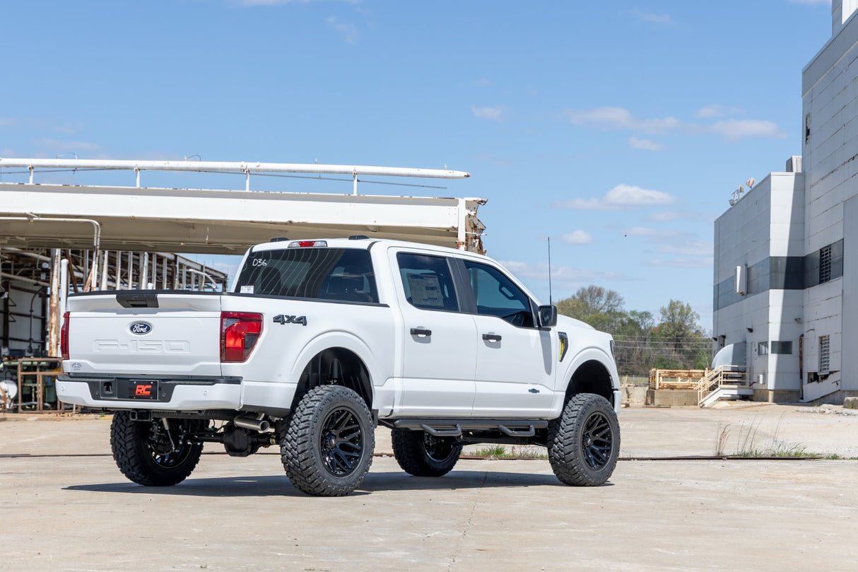 6 Inch Lift Kit M1 Struts/M1 Ford F-150 4WD (2021-2026) Rough Country