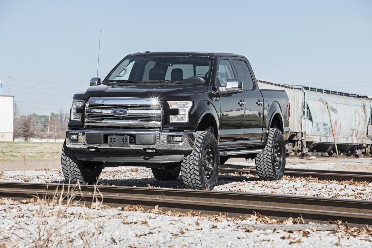 6 Inch Lift Kit Vertex/V2 Ford F-150 4WD (2015-2020) Rough Country