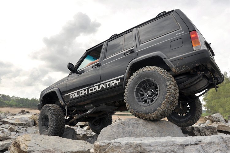 6.5 Inch Lift Kit Long Arm NP242 Jeep Cherokee XJ 4WD (1984-2001) Rough Country