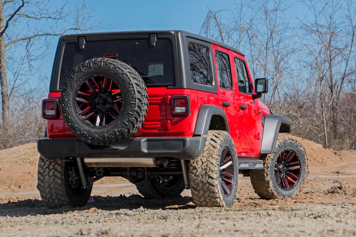 3.5 Inch lift Kit C/A Drop FR D/S Jeep Wrangler Unlimited 4WD (18-23) Rough Country