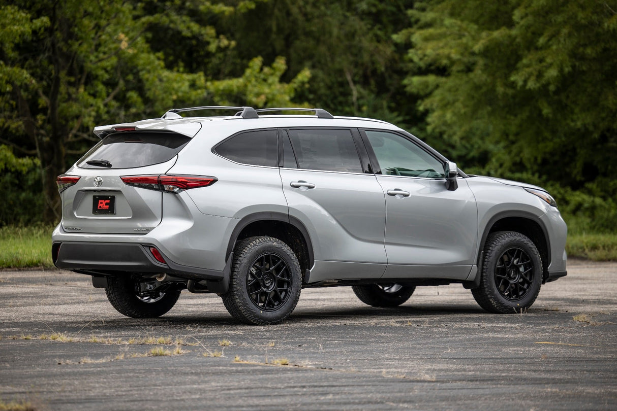 2 Inch Lift Kit Toyota Highlander 4WD (2020) Rough Country