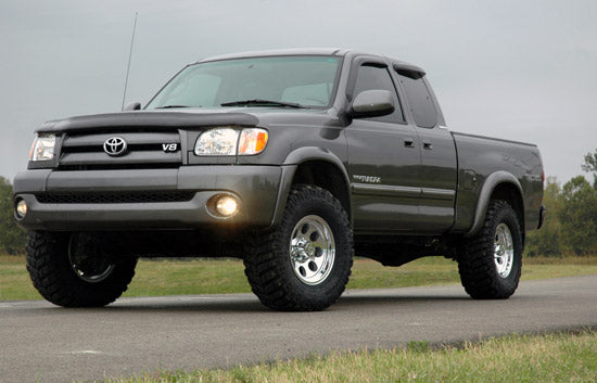 2.5 Inch Lift Kit Toyota Tundra 2WD/4WD (2000-2006) Rough Country