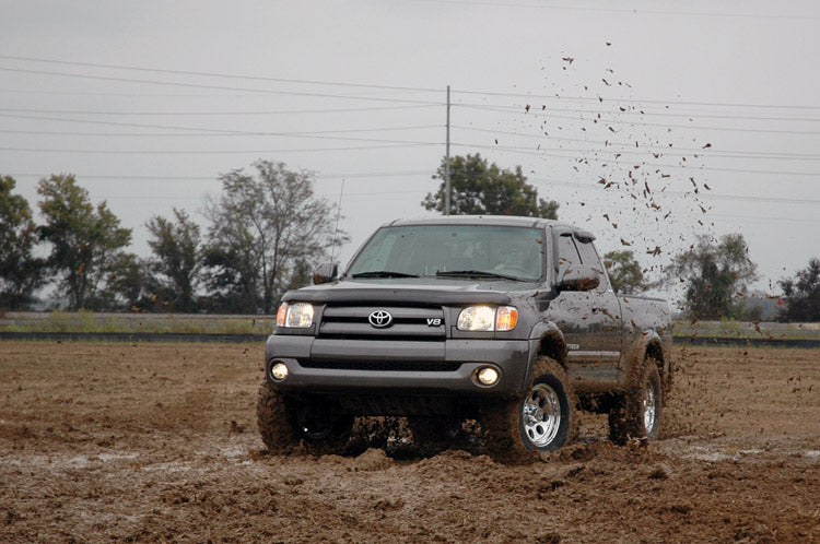 2.5 Inch Leveling Kit Toyota Tundra 2WD/4WD (2000-2006) Rough Country