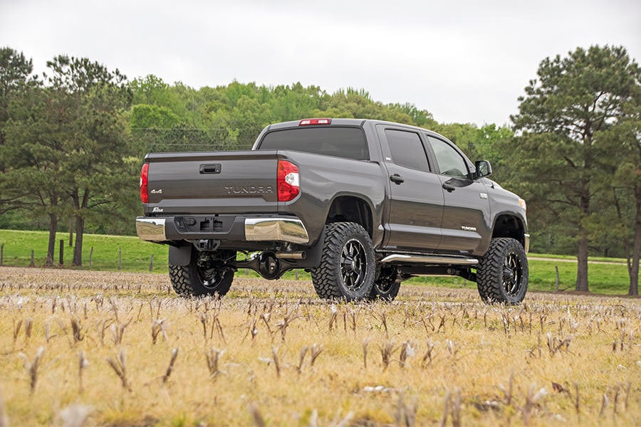 6 Inch Lift Kit M1 Struts/M1 Toyota Tundra 4WD (2007-2015) Rough Country