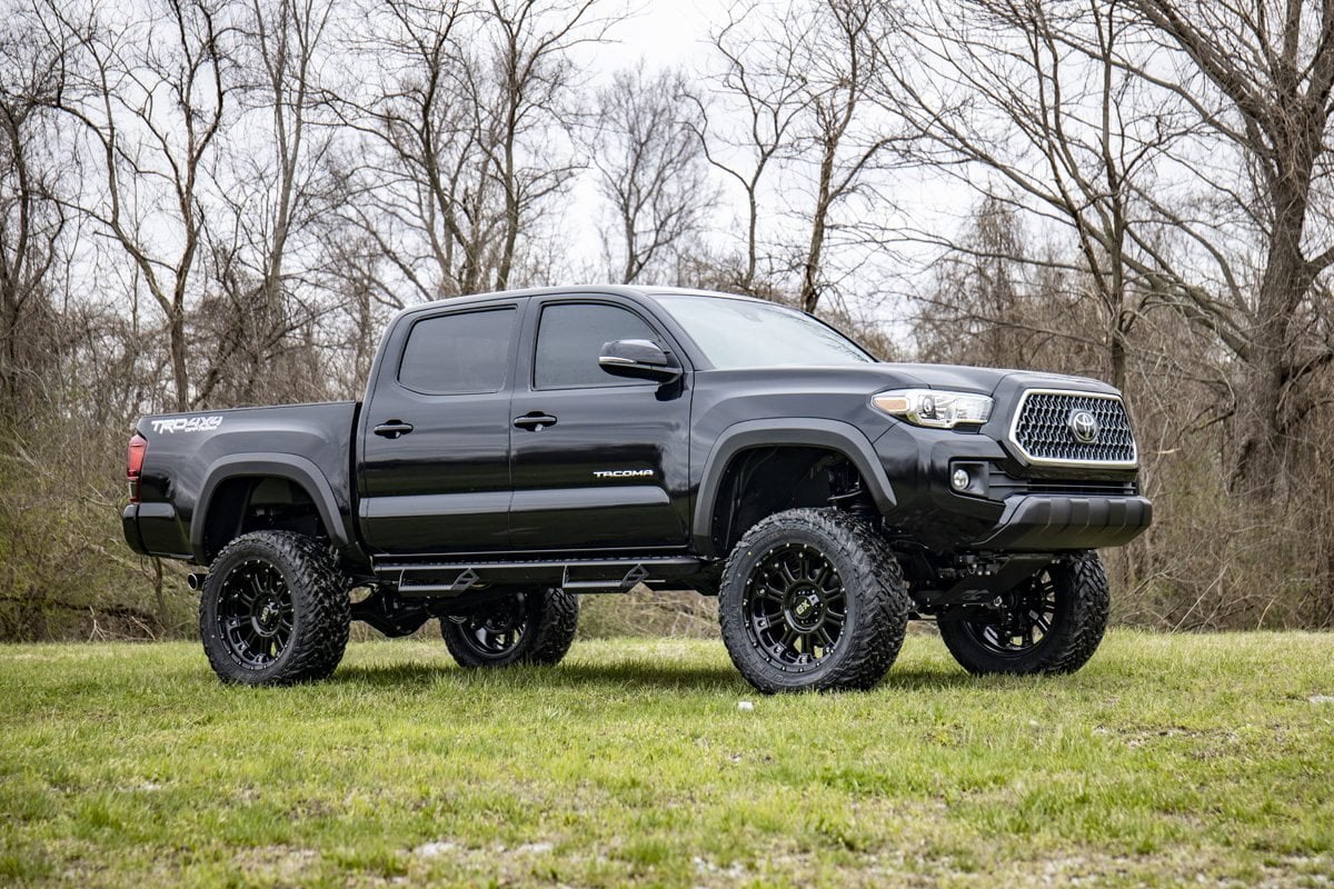 6 Inch Lift Kit Vertex Toyota Tacoma 2WD/4WD (2016-2023) Rough Country