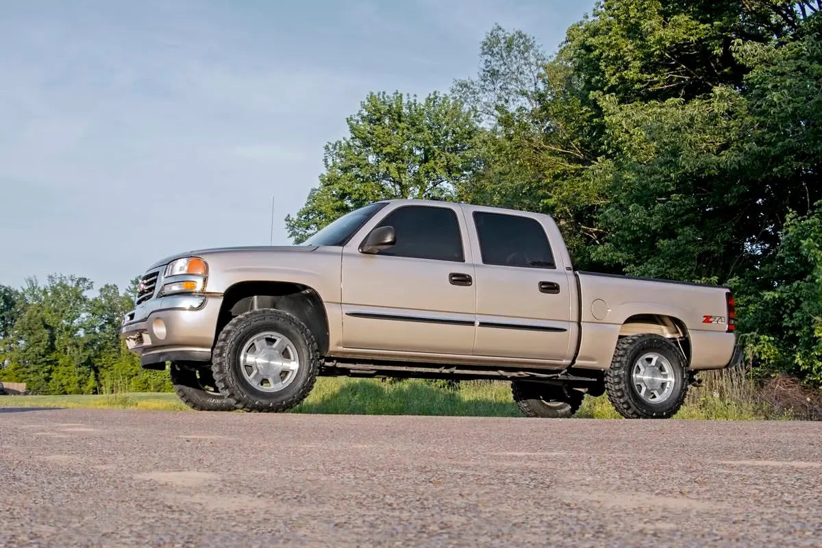 Rough Country 1.5-2 Inch Leveling Kit Chevy/GMC Sierra 1500/Silverado 1500/Tahoe/Yukon 1999-2006 & Classic 7592