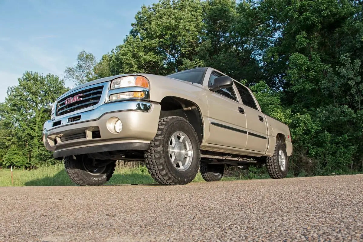 Rough Country 1.5-2 Inch Leveling Kit Chevy/GMC Sierra 1500/Silverado 1500/Tahoe/Yukon 1999-2006 & Classic 7592