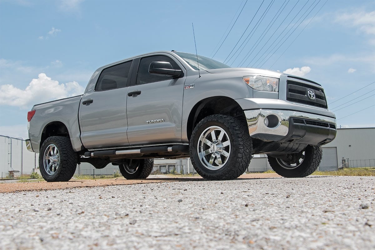 3.5 Inch Lift Kit Vertex/V2 Red Toyota Tundra 4WD (2007-2021) Rough Country