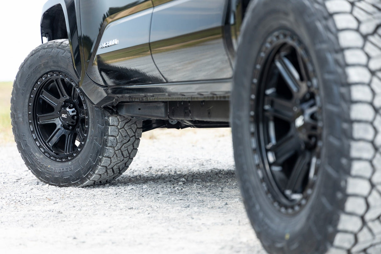 84 Series Wheel Gloss Black 18x8.5 6x5.5 +0mm Rough Country