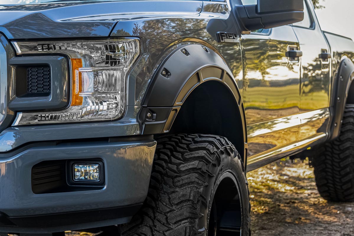 Fender Flares Defender G1 Absolute Black Ford F-150 2WD/4WD (2015-2020) Rough Country