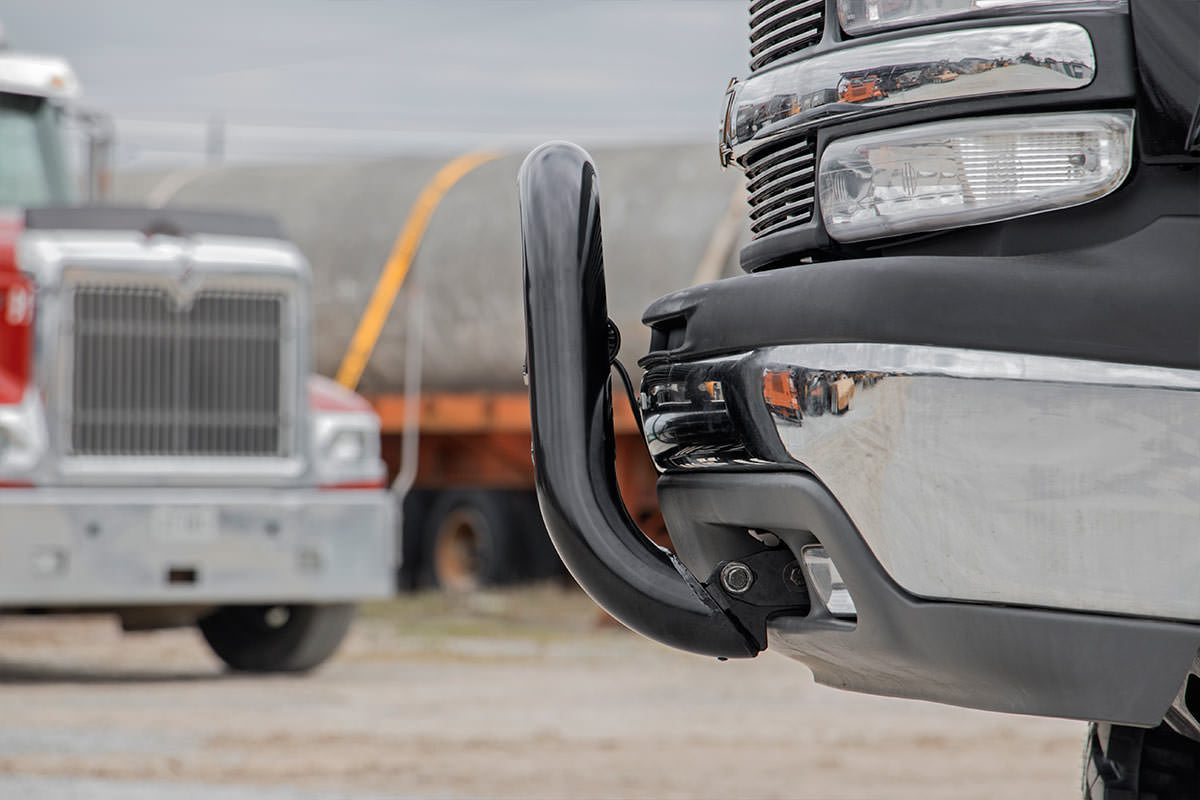 Chevy/GMC Black Bull Bar 99-06 Chevy/GMC 1500 and Classic Rough Country