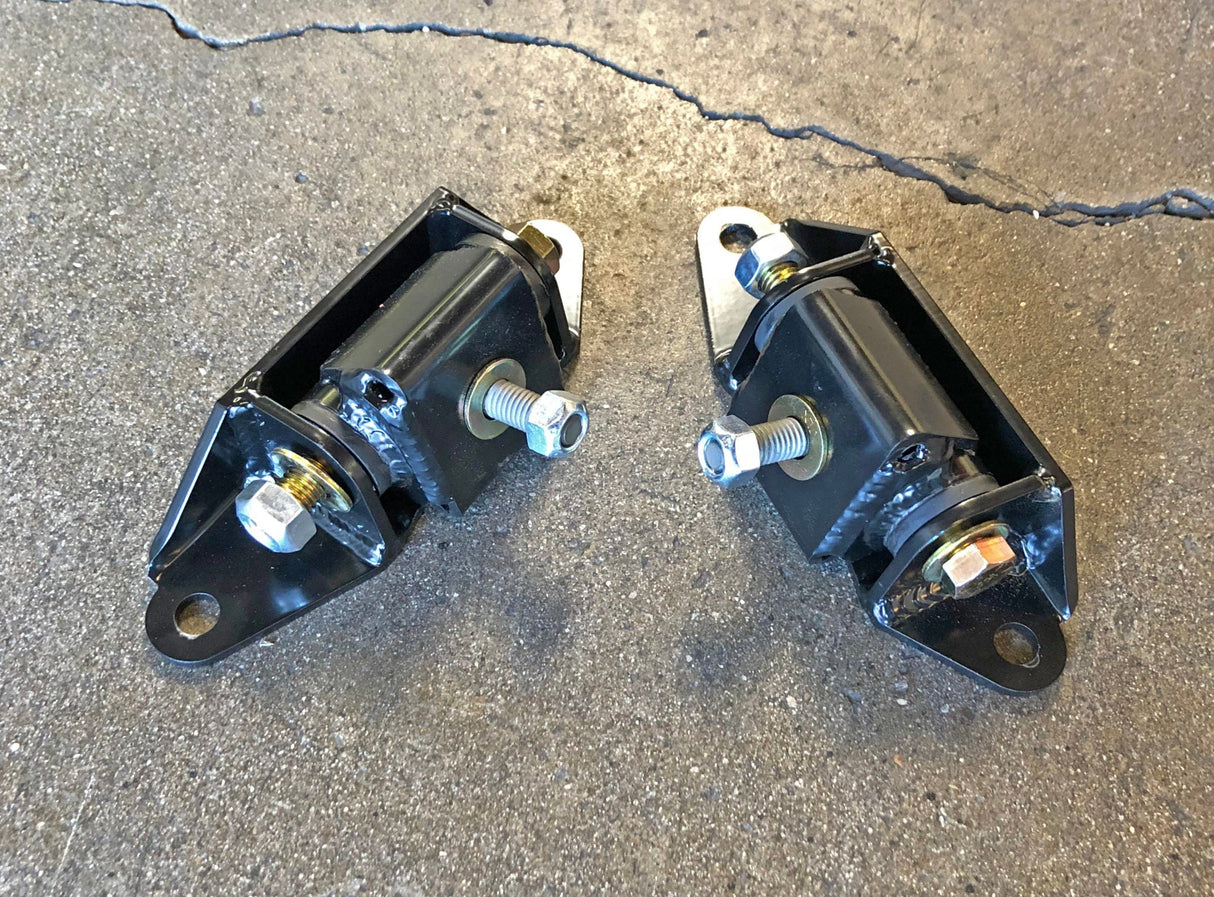 302 and 351W Motor Mounts Solo Motorsports