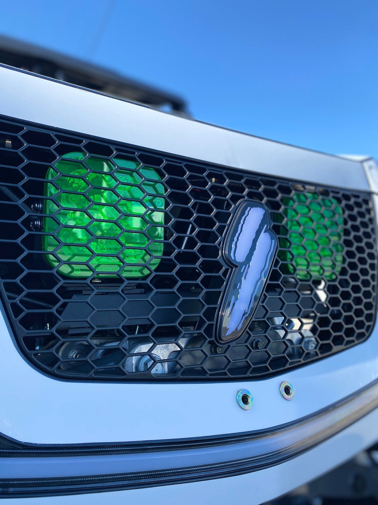 Speed UTV Behind The Grill LED Light Mount GGLighting