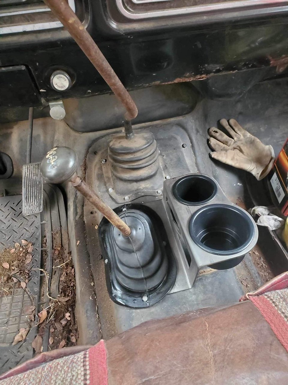 JC Customs Shifter Mounted Cup Holder - 1973-2004 Ford F-Series & Bronco JC Customs