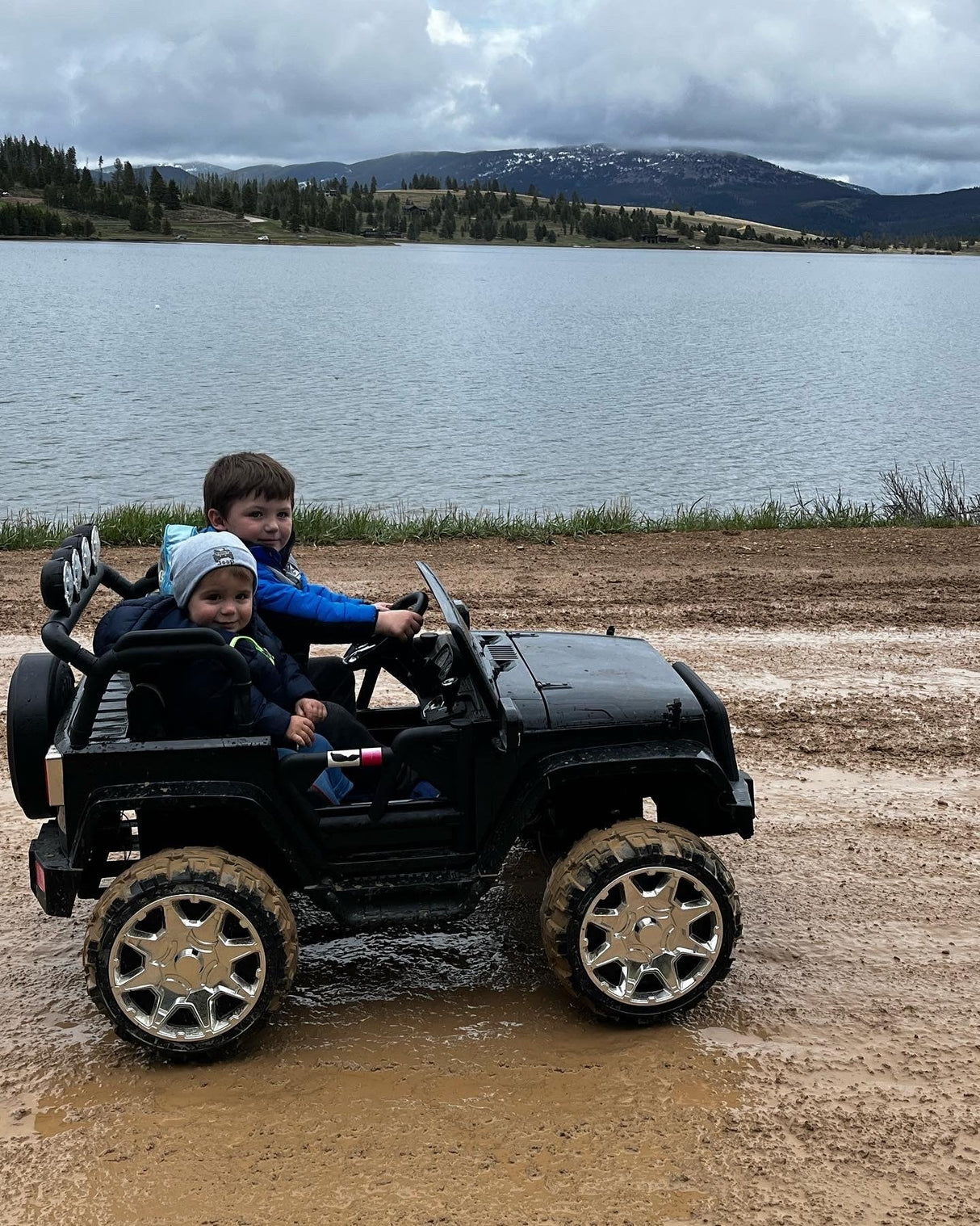 Cars For Kids Jeep Style 4x4 Monster Truck W/Rubber Tires 24 Volt
