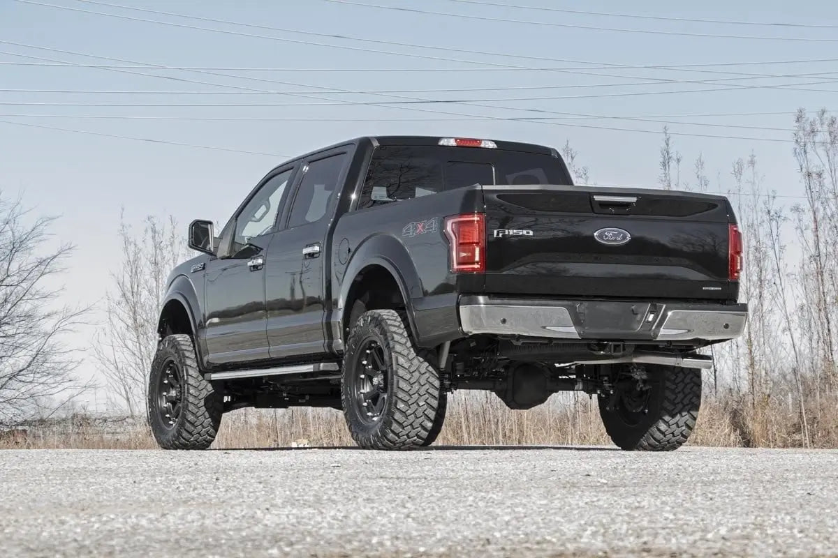 Rough Country 6 Inch Suspension Lift Kit Ford F-150 4WD 2015-2020 557-config