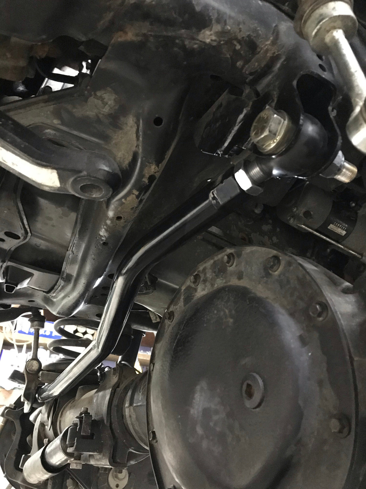 19-23 5th Gen Ram Steering Combo Tie Rod / Drag Link / Track Bar 2500 3500 Dual Stabilizer tie rod kit. Stand alone. Includes double stab mount tie rod, two stabilizers, and axle bracket.