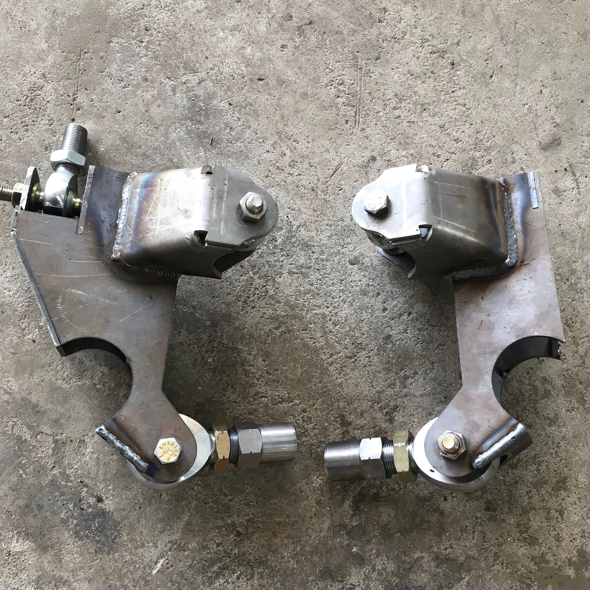 1st Gen Dodge Front Axle Link Mounts Far From Stock