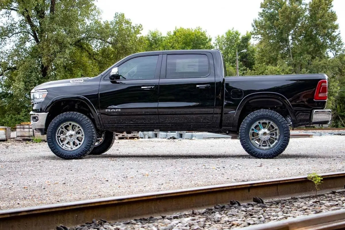 Rough Country 6 Inch Suspension Lift Kit Ram 1500 4WD 2019-2024 33930A