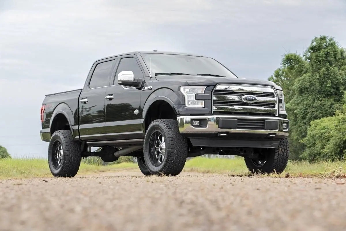 Rough Country 6 Inch Suspension Lift Kit Ford F-150 4WD 2015-2020 557-config