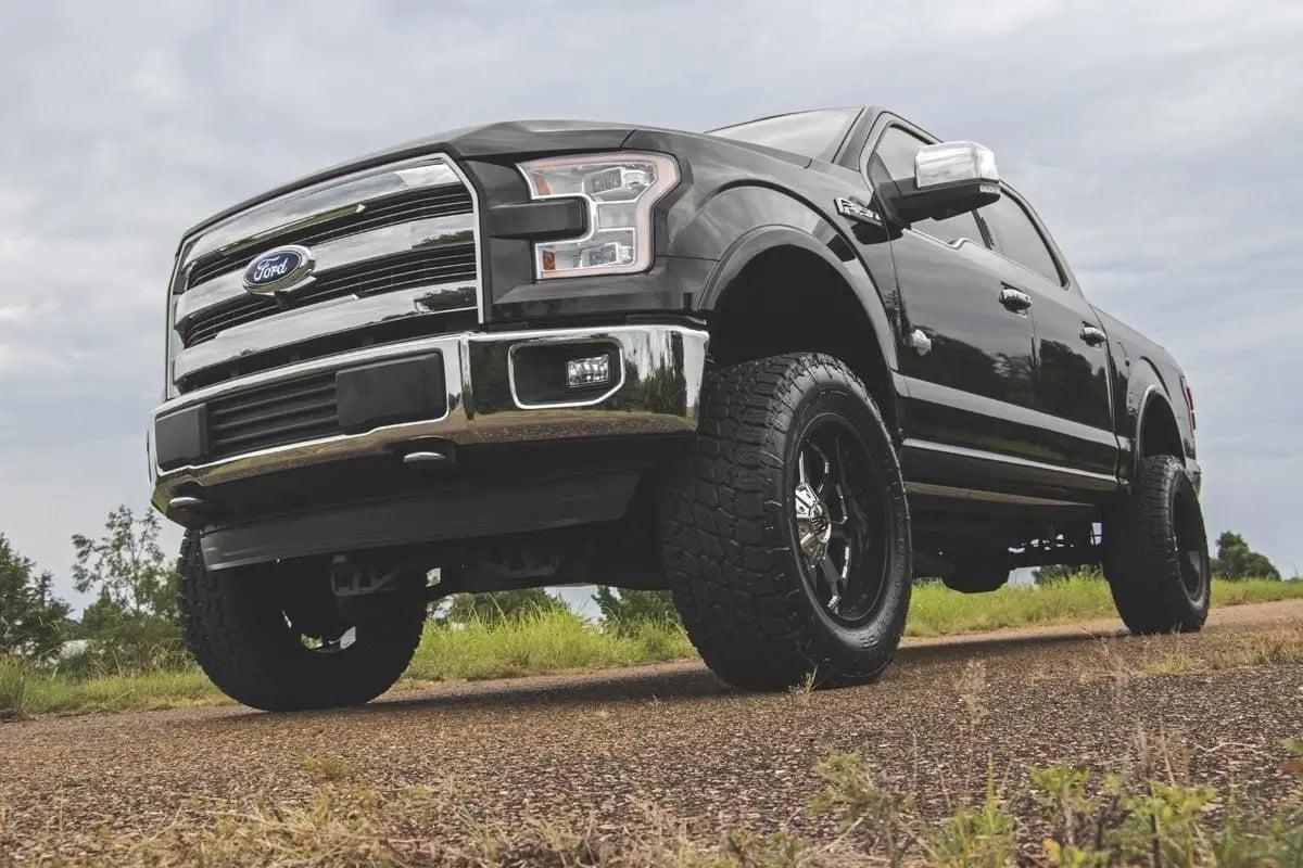 Rough Country 6 Inch Suspension Lift Kit Ford F-150 4WD 2015-2020 557-config