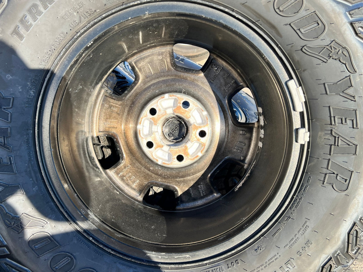 17" Jeep Wrangler Rubicon OEM 9260 wheels rims Gladiator GOODYEAR A/T 33" NEW Texas Truck Tire