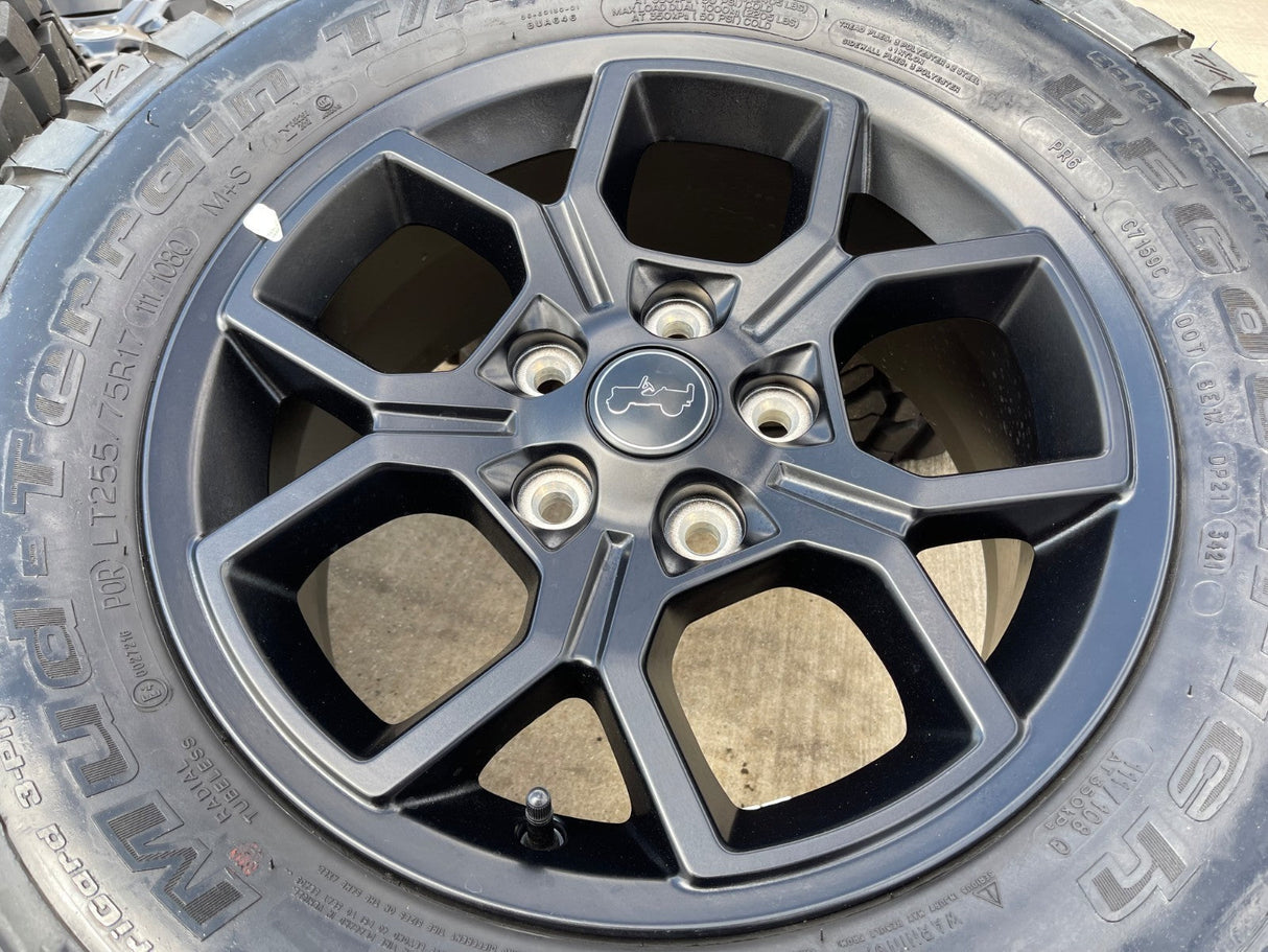 17" Jeep Gladiator OEM wheels rims 9326 95729 Wrangler BFG KM2 Texas Truck Tire