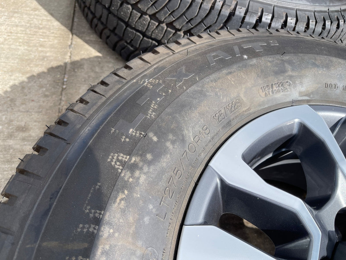 18" GMC Sierra AT4X Chevy Silverado 2500 3500 OEM 5949 wheels rims MICHELIN NEW Texas Truck Tire